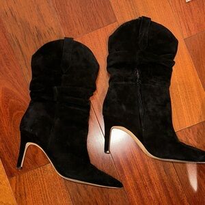 Nine West Gonda dress booties size 8. Great pre owned condition.